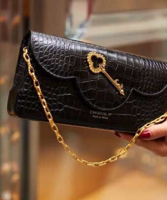 Alternative view of Cardinal gold plated chain 001