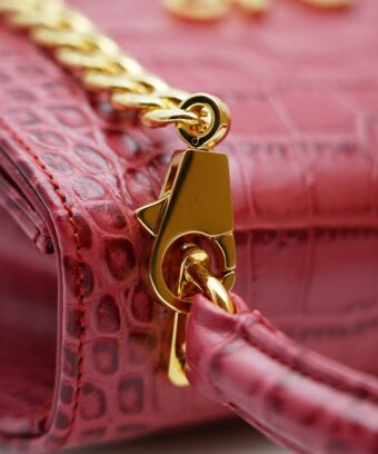 Alternative view of Cardinal gold plated chain 003