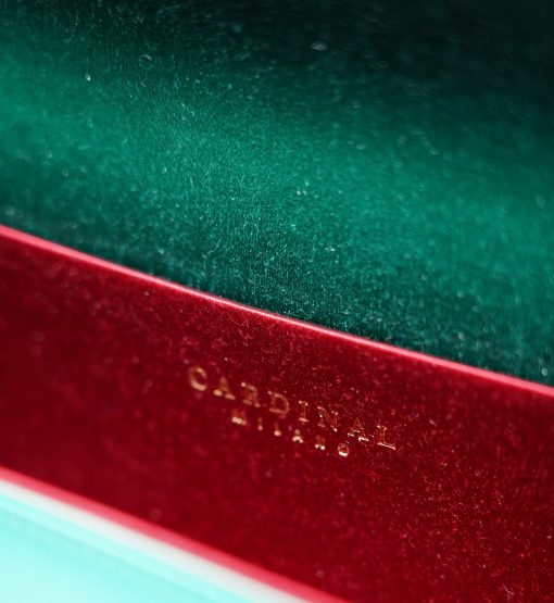 ⁦Time 22 Emerald satin jewel clover clutch MTO⁩ - الصورة ⁦7⁩