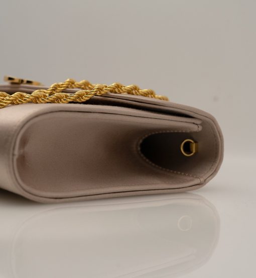 ⁦Lady Princess Powder silk clutch MTO⁩ - الصورة ⁦3⁩
