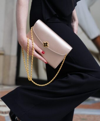 Alternative view of Cardinal gold plated chain 0015