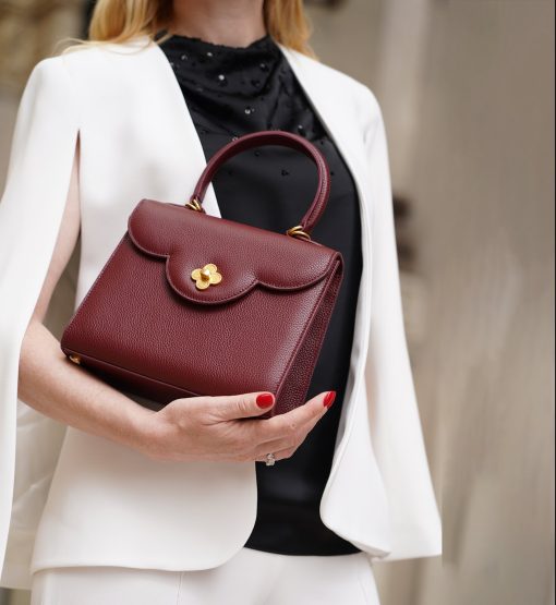 ⁦First Lady Flower-twist  Burgundy  leather handbag⁩ - الصورة ⁦9⁩