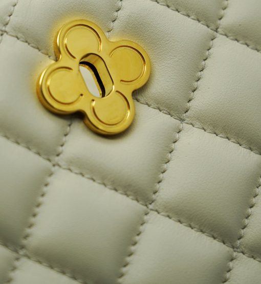 ⁦Opèra Quilted Ivory leather shoulder chain bag⁩ - الصورة ⁦9⁩