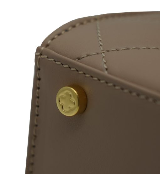 ⁦Opèra Quilted Powder leather shoulder chain bag MTO⁩ - الصورة ⁦7⁩