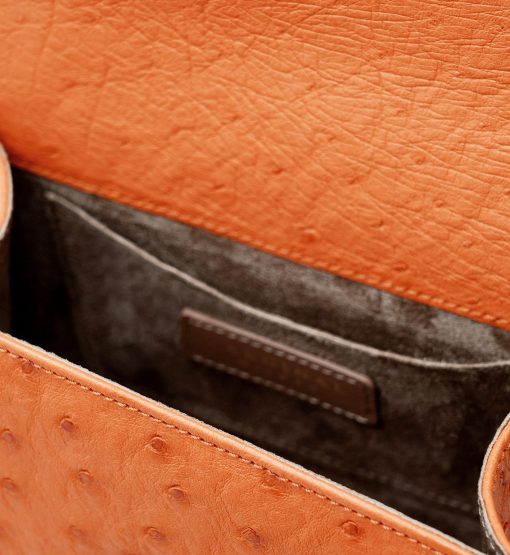 ⁦First Lady small orange ostrich leather handbag⁩ - الصورة ⁦12⁩