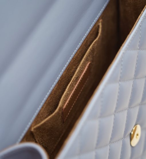 ⁦Opèra Quilted Blue Lavanda leather shoulder chain bag⁩ - الصورة ⁦6⁩