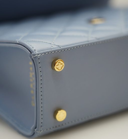 ⁦Opèra Quilted Blue Lavanda leather shoulder chain bag⁩ - الصورة ⁦7⁩