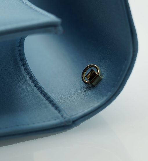 ⁦Lady Princess Blue Sky silk  clutch⁩ - الصورة ⁦5⁩