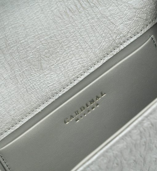 ⁦Time 21 Silver Ostrich leather chain bag⁩ - الصورة ⁦7⁩