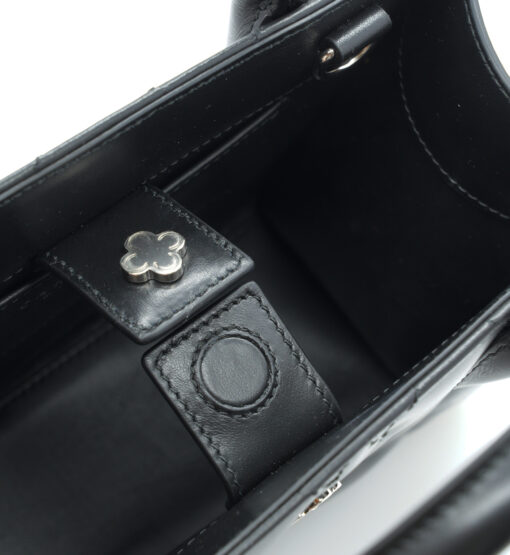 ⁦Black quilted leather small tote bag⁩ - الصورة ⁦7⁩